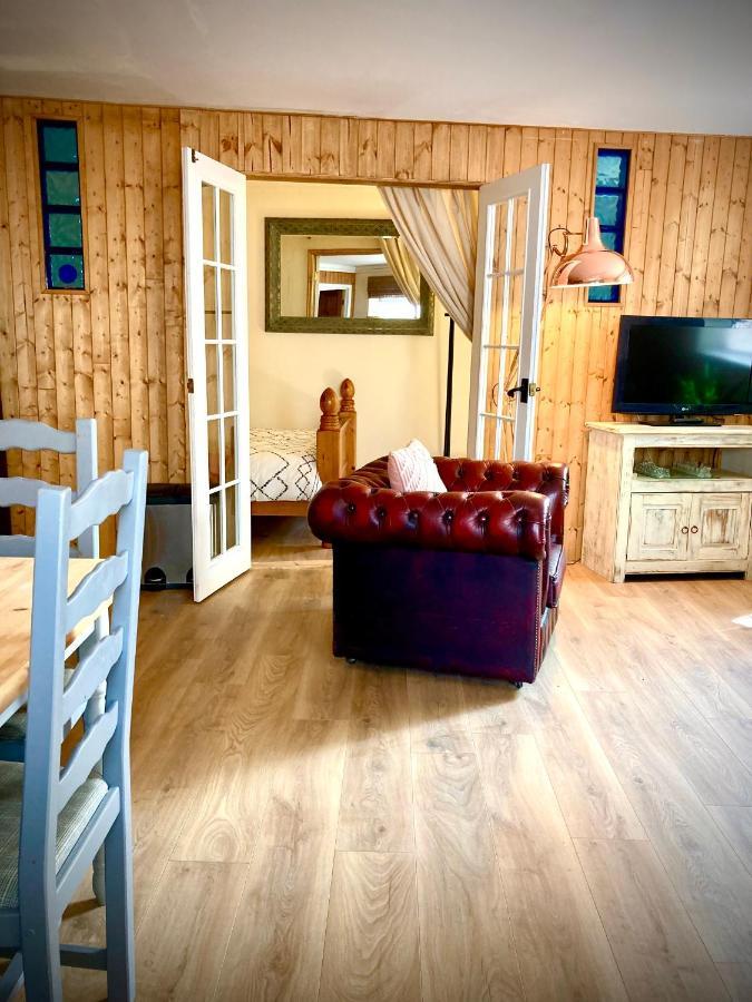 Aqua Shack At Pure Shores Retreats Apartment New Quay Екстериор снимка